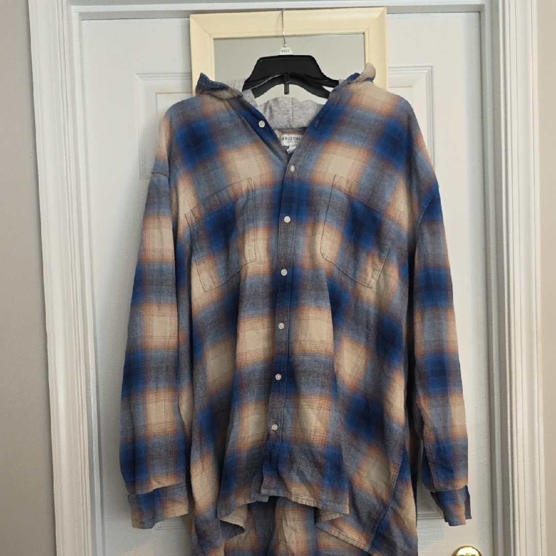 Arizona Jean Company Blue And Tan Plaid Casual Button Down Shirt